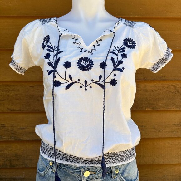 Francesca’s Tops - Francesca’s White With Blue Floral Embroidery Shirt Size S